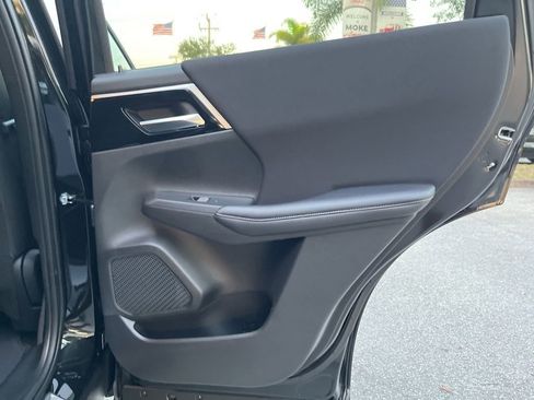 Used 2024 Mitsubishi Outlander ES image 23