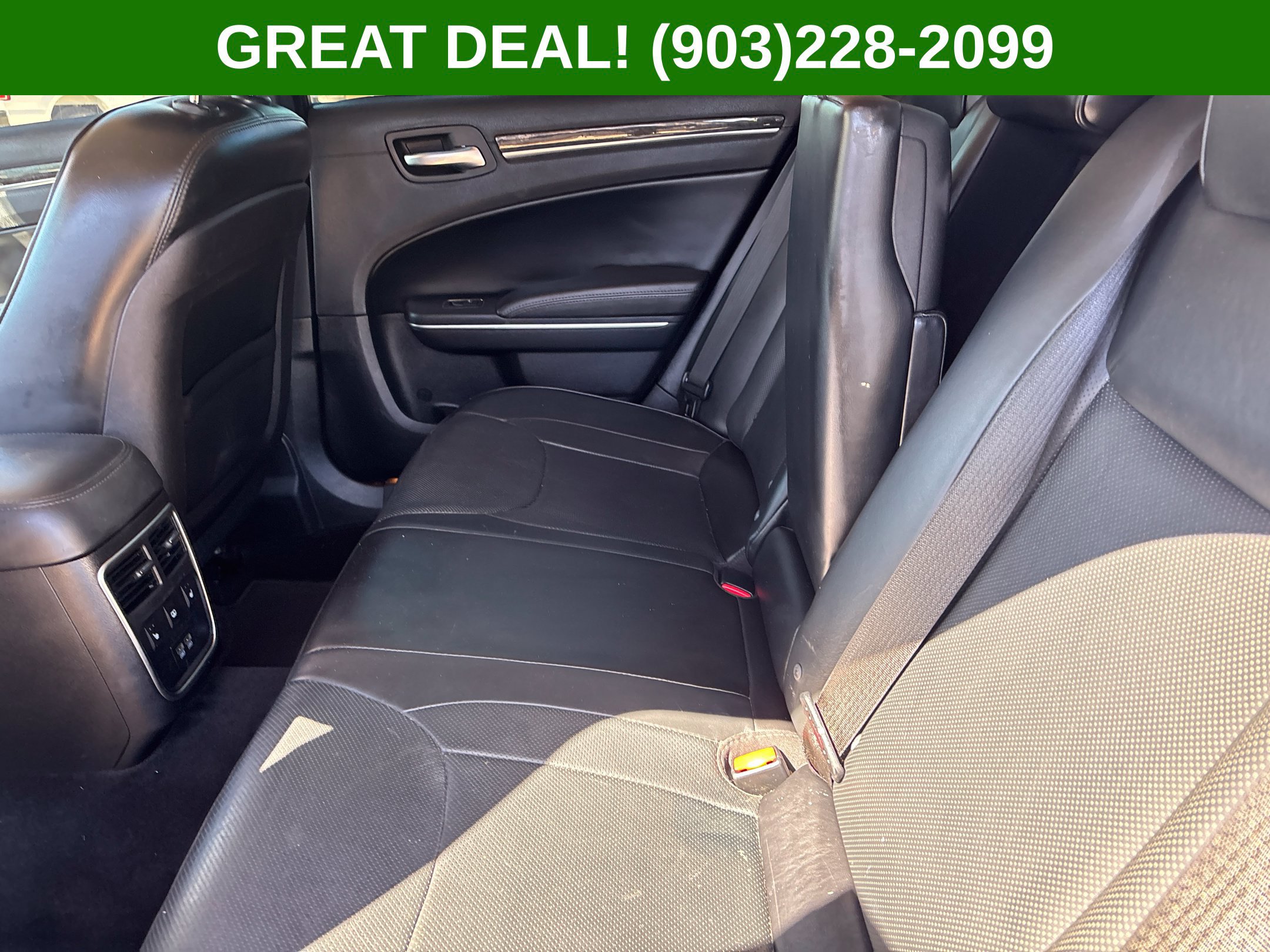 Used 2016 Chrysler 300 C RWD image 39