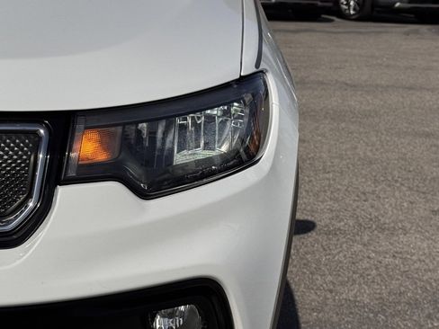 Used 2022 Jeep Compass Limited w/ Mopar Graphics Package image 8