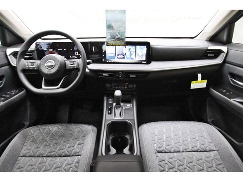 New 2026 Nissan Kicks SV w/ Cold Weather Package image 7