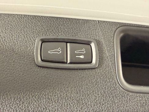 Certified 2026 Porsche Macan image 10