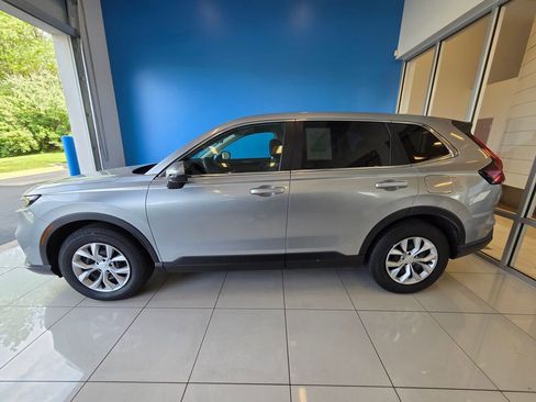Used 2025 Honda CR-V LX image 4