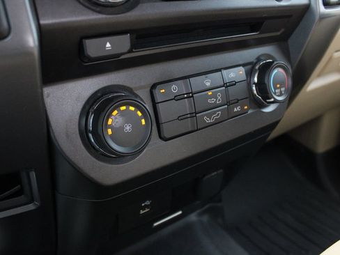 Used 2018 Ford F150 XLT AWD/4WD image 15