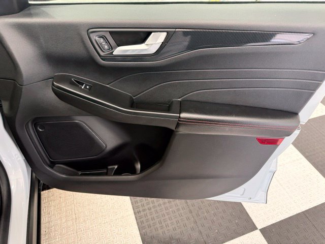 Used 2025 Ford Escape ST-Line AWD/4WD image 22