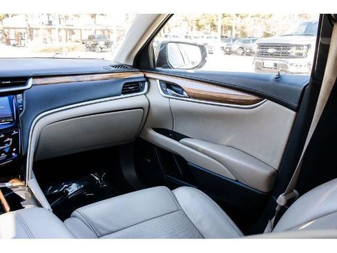 Used 2018 Cadillac XTS Luxury image 15