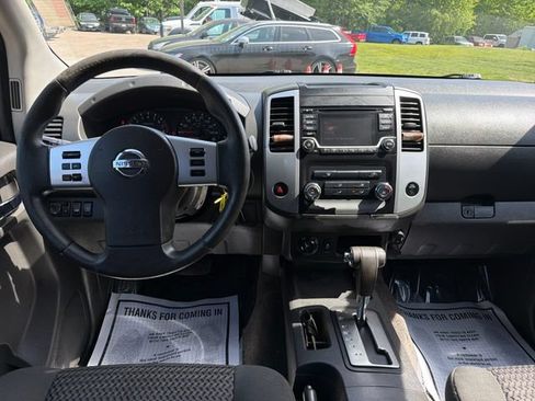 Used 2017 Nissan Frontier SV AWD/4WD image 13