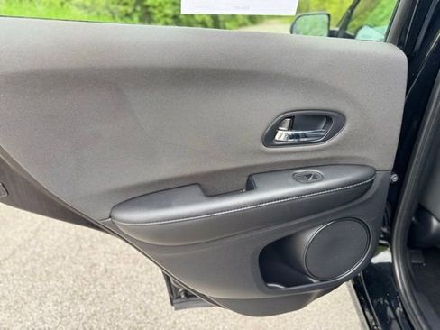 Used 2019 Honda HR-V Sport image 12