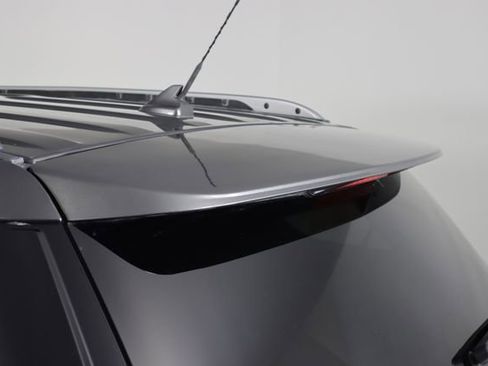 Certified 2018 Ford Explorer XLT w/ Equipment Group 202A image 24