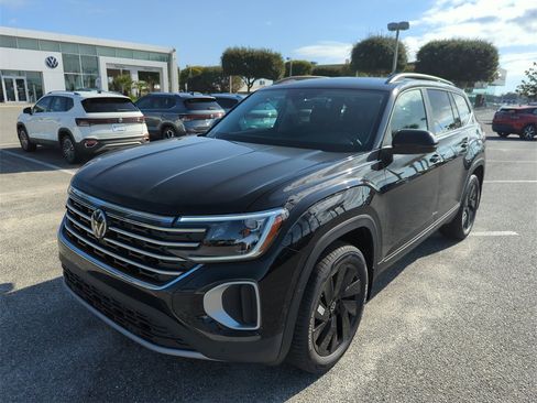 New 2026 Volkswagen Atlas SE image 10