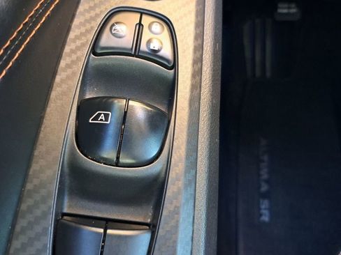 Used 2022 Nissan Altima 2.5 SR image 17