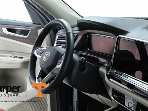 Used 2025 Volkswagen Atlas SEL Premium R-Line image 35