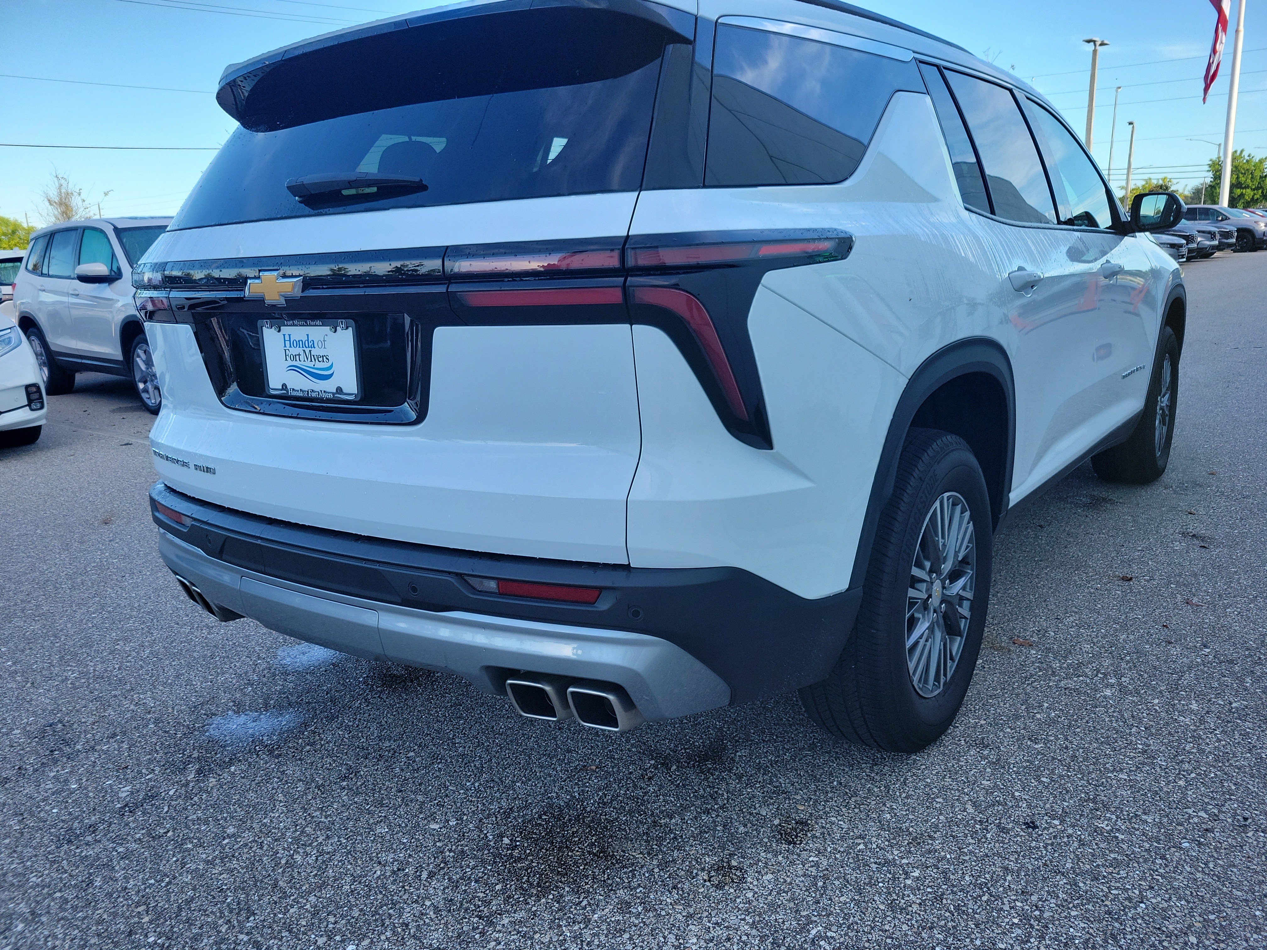 Used 2025 Chevrolet Traverse LT AWD/4WD image 6
