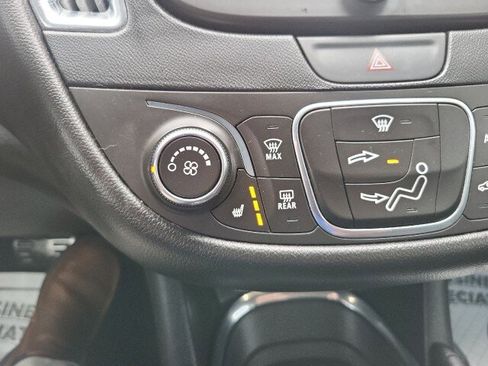 Used 2017 Chevrolet Malibu LT w/ Leather Package image 13