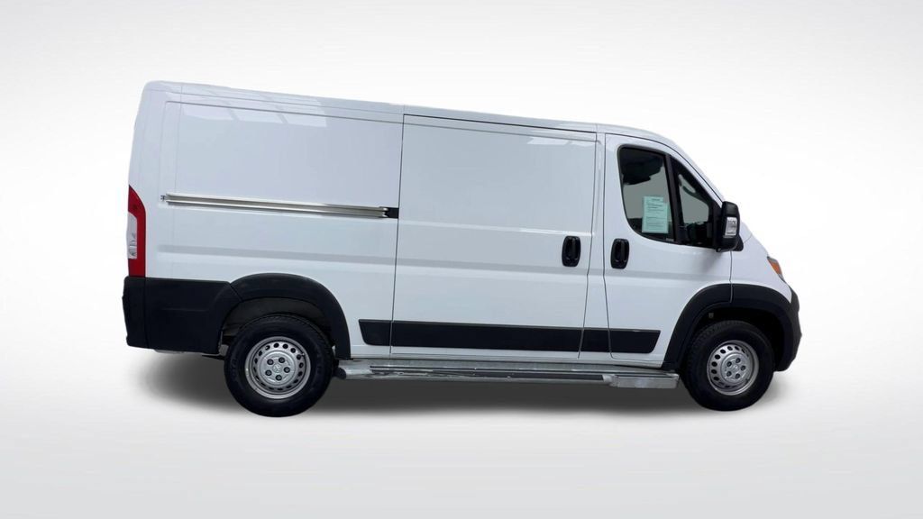 Used 2025 RAM ProMaster 2500 w/ U-Haul Equipment Group FWD image 9
