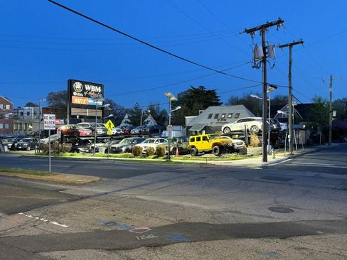 Used 2015 BMW 750Li xDrive image 3