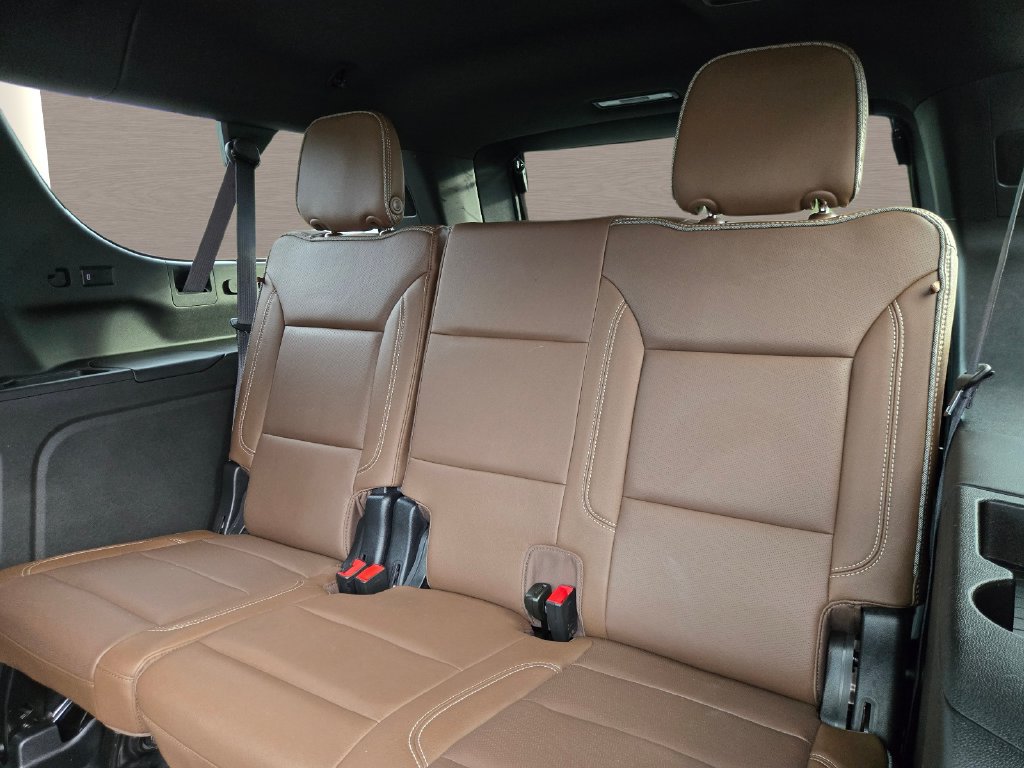 Used 2024 Chevrolet Suburban High Country w/ LPO, Illumination Package AWD/4WD image 15