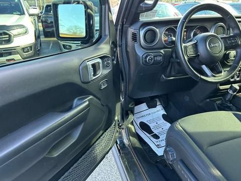 Used 2021 Jeep Gladiator Willys image 9