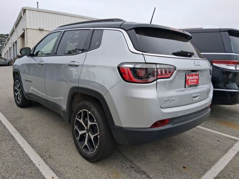 Used 2025 Jeep Compass Limited AWD/4WD image 9