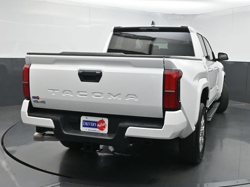 Used 2024 Toyota Tacoma SR5 AWD/4WD image 39