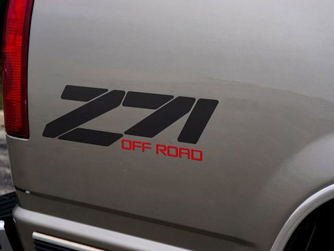 Used 1998 Chevrolet Silverado 1500 4x4 Extended Cab w/ Preferred Equipment Group 2 image 40