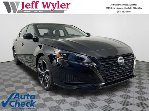 Certified 2025 Nissan Altima 2.5 SR image 1