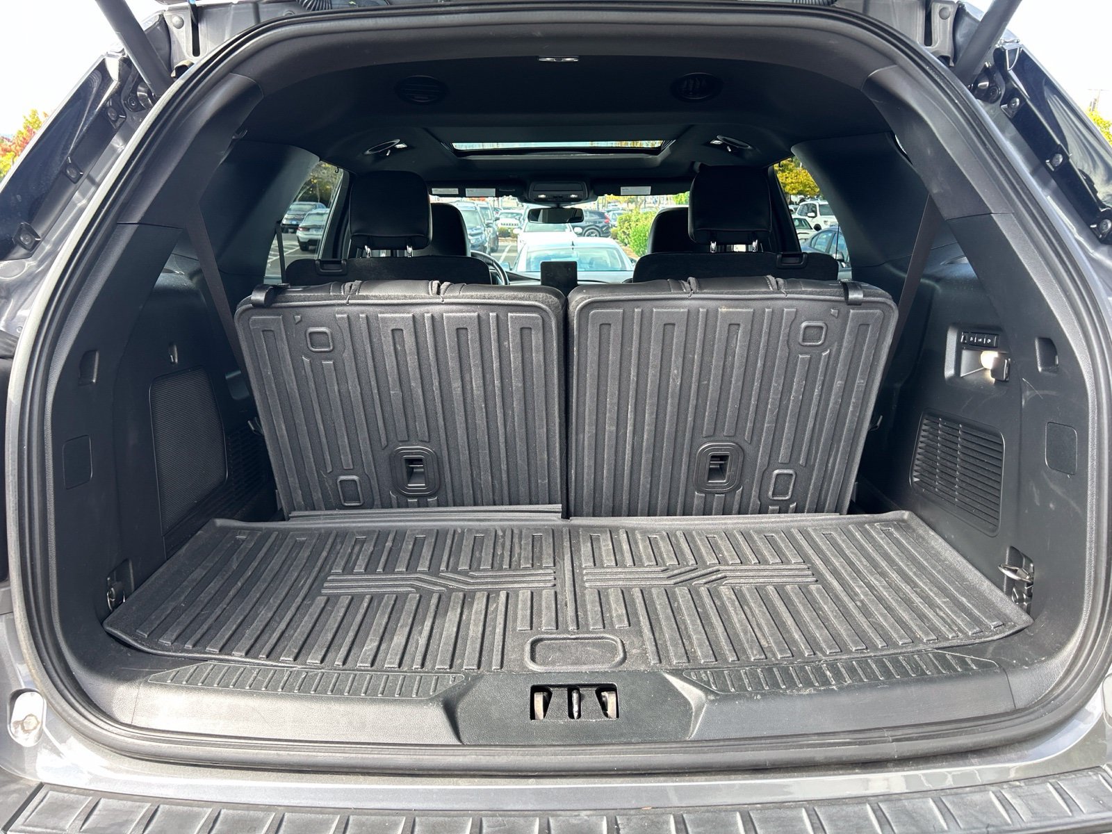 Used 2022 Ford Explorer ST w/ Equipment Group 401A AWD/4WD image 12