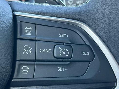 New 2025 Jeep Grand Cherokee Laredo image 10