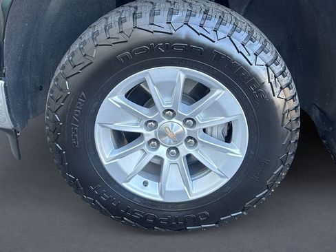 Used 2025 Chevrolet Silverado 1500 LT AWD/4WD image 9