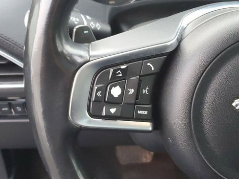 Used 2020 Jaguar F-PACE Prestige image 17