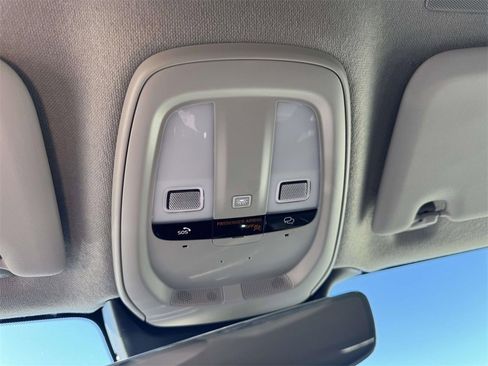 Certified 2024 Volvo XC40 B5 Core image 29