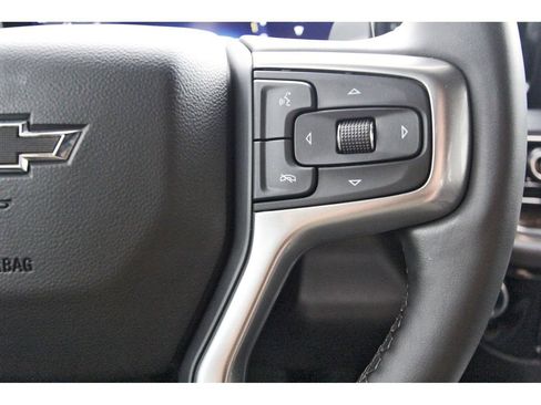 Used 2025 Chevrolet Silverado 1500 LT Trail Boss w/ LT Trail Boss Premium Package AWD/4WD image 17