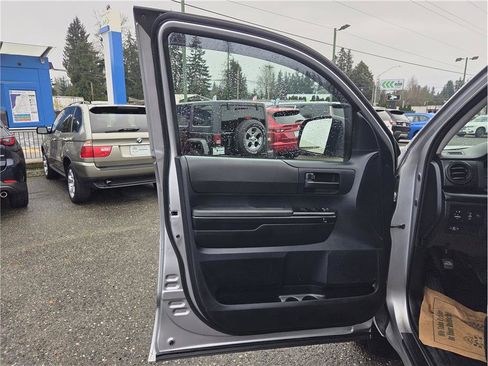 Used 2015 Toyota Tundra SR image 14