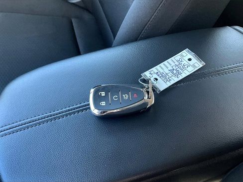 Used 2021 Chevrolet Malibu LT image 33