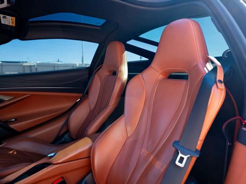 Used 2018 McLaren 720S RWD image 14