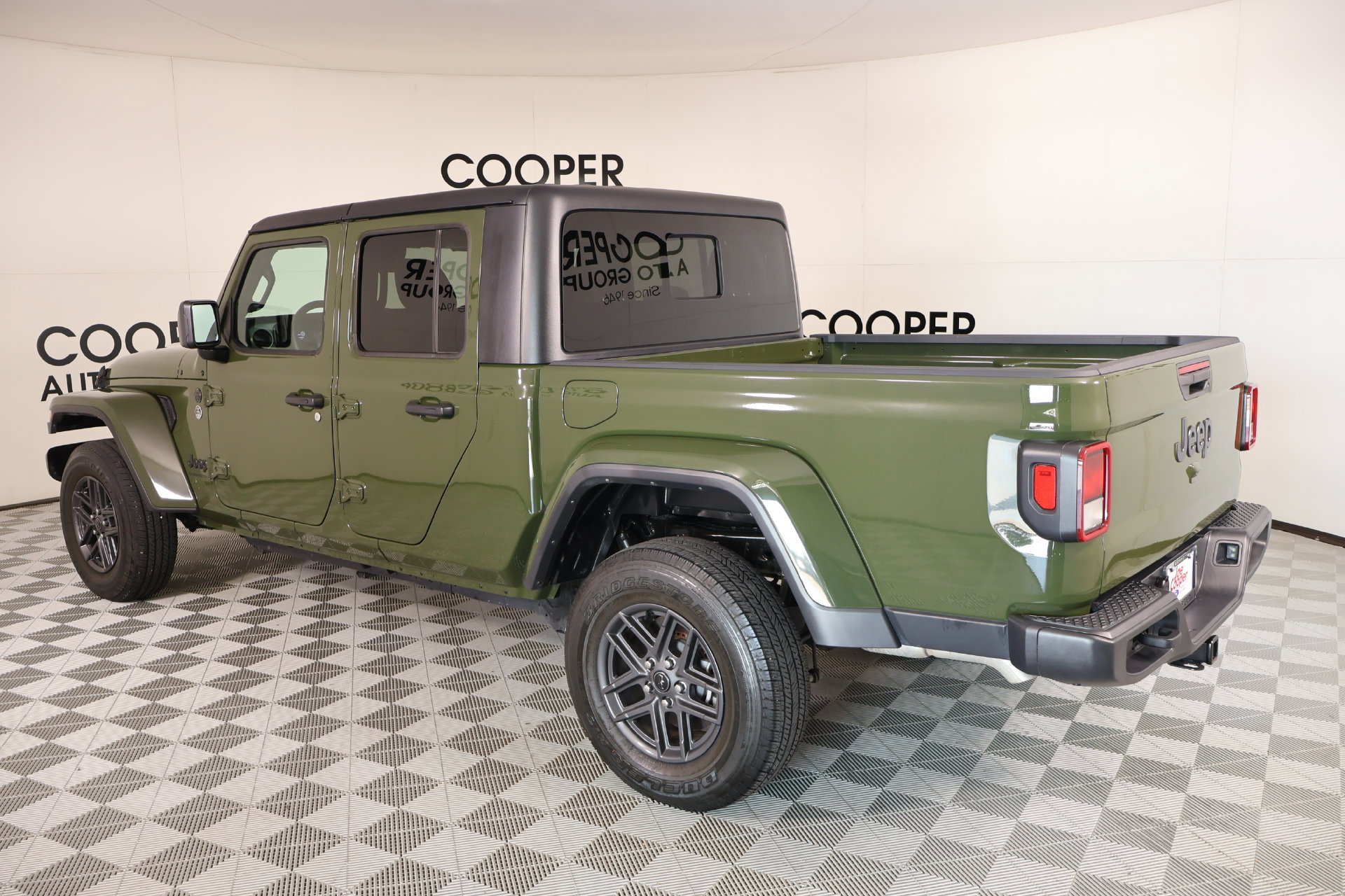 Used 2024 Jeep Gladiator Sport AWD/4WD image 22