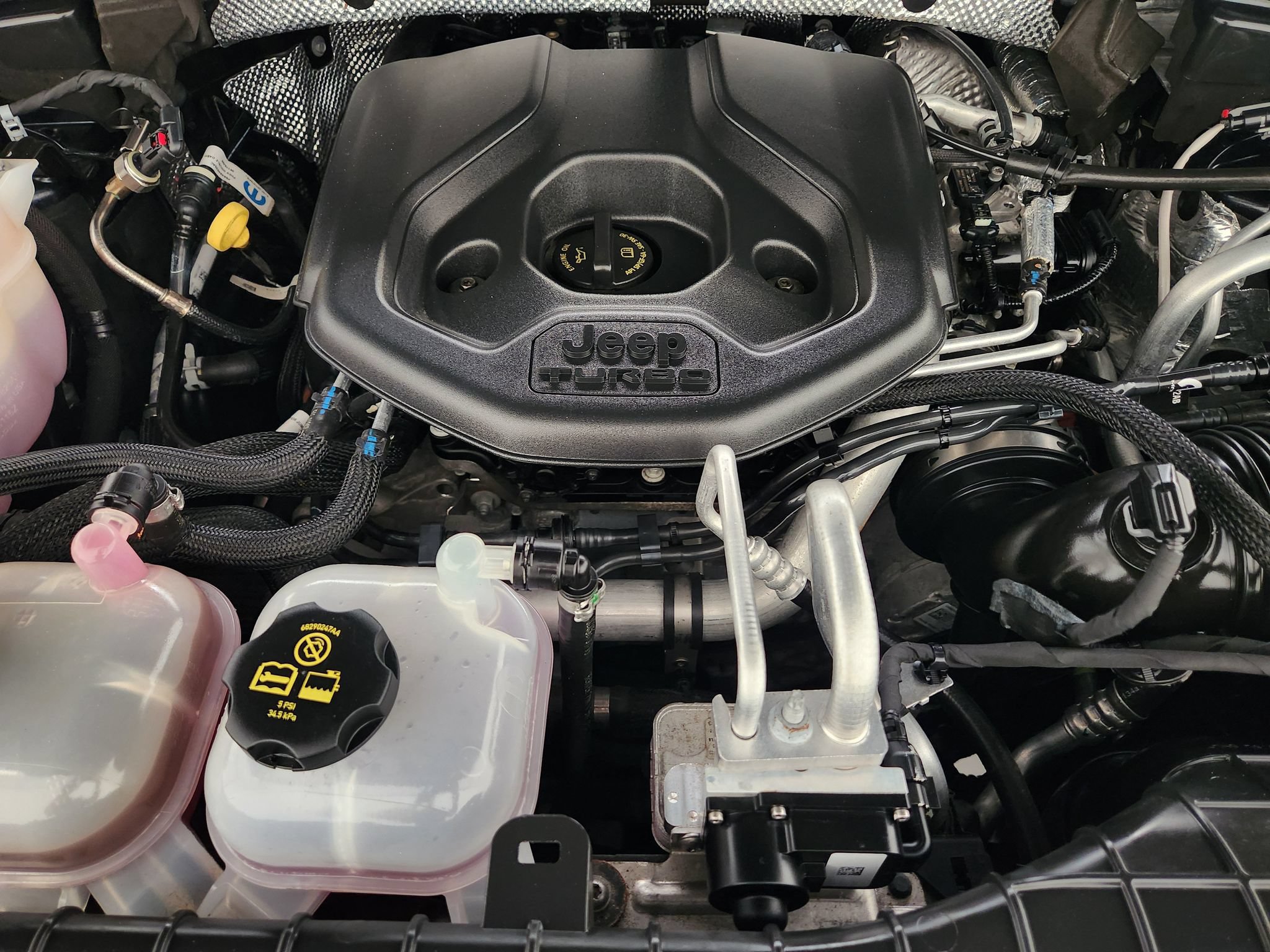 Used 2023 Jeep Grand Cherokee Summit AWD/4WD image 35