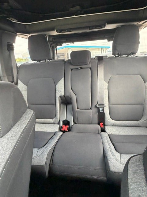 Used 2025 Ford Bronco 4-Door AWD/4WD image 18