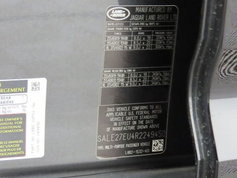 Used 2024 Land Rover Defender 110 X-Dynamic SE image 34