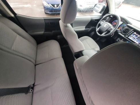 Used 2022 Toyota Tacoma SR image 6