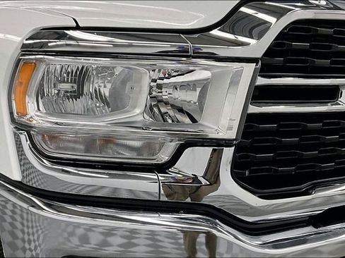 Used 2024 RAM 3500 Big Horn image 31