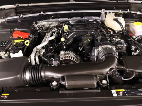 Used 2024 Jeep Wrangler Sahara image 19