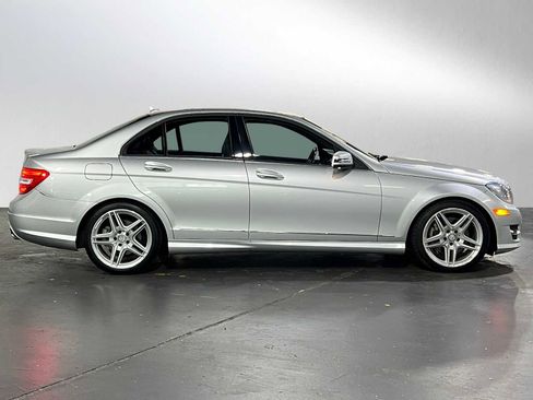 Used 2013 Mercedes-Benz C 300 4MATIC Sedan image 2