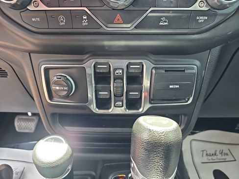Used 2021 Jeep Wrangler Unlimited Sport AWD/4WD image 23