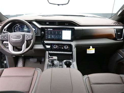 Used 2025 GMC Sierra 1500 Denali w/ Technology Package image 12