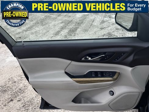 Used 2017 GMC Acadia Denali w/ Technology Package image 15