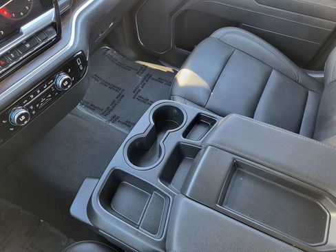 Used 2025 GMC Sierra 1500 SLT image 16