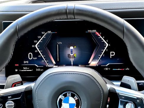 Certified 2025 BMW 740i image 25