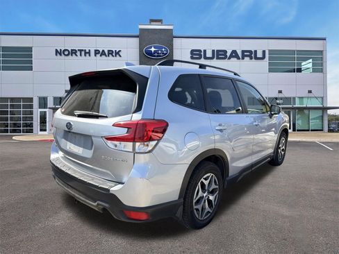 Used 2021 Subaru Forester Premium w/ Popular Package #1 AWD/4WD image 3