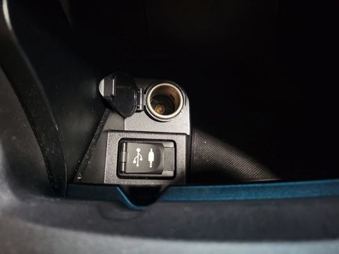 Used 2015 Toyota Camry SE FWD image 19