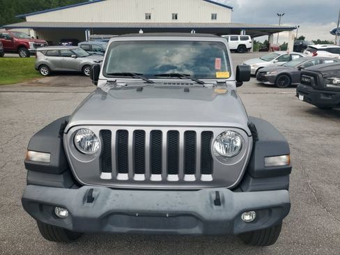 Used 2019 Jeep Wrangler Sport AWD/4WD image 3